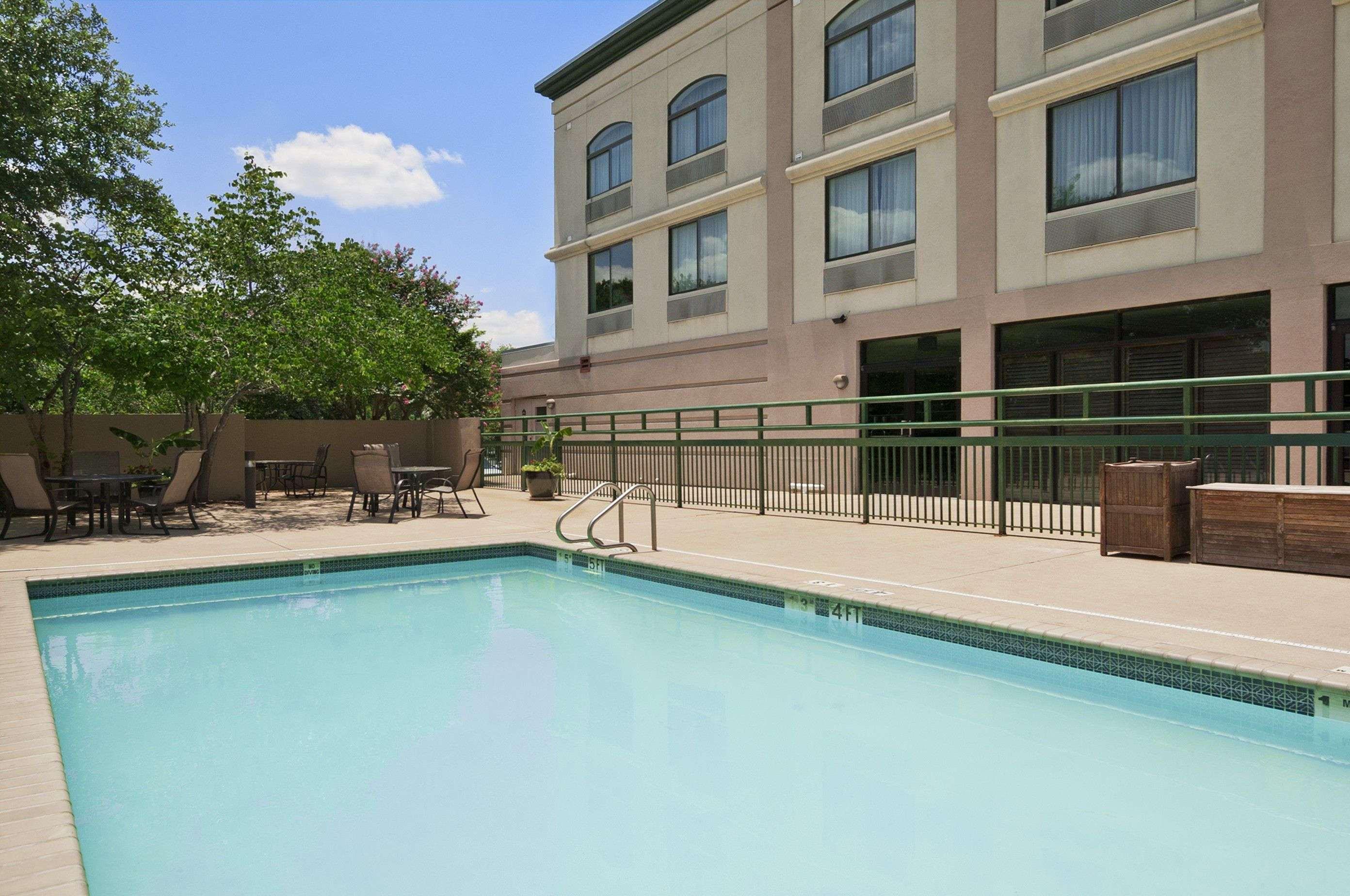 Wingate By Wyndham And Williamson Conference Center Hotel Round Rock Exterior photo